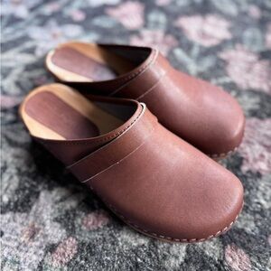 Brown Bjork Leather Women's Clogs